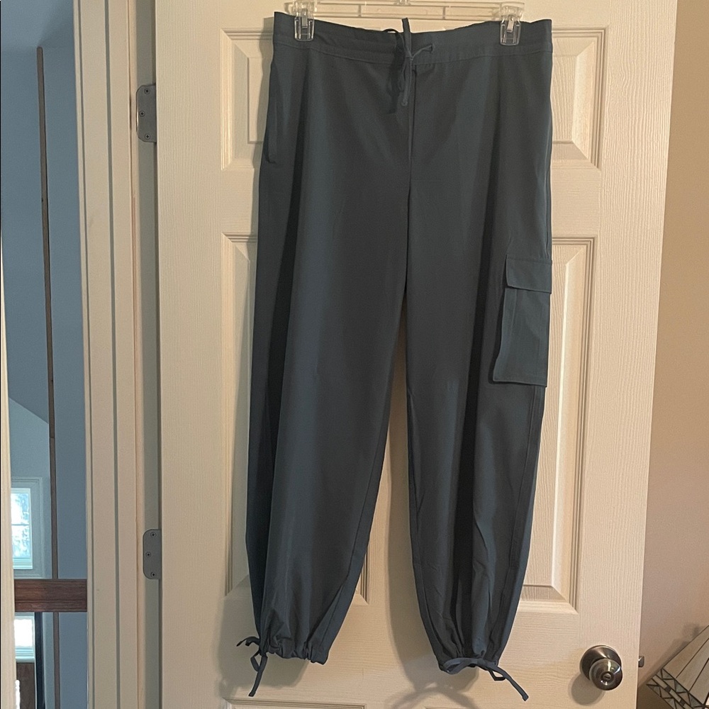 Women’s  Drawstring Cargo Jogger Pants - Dark Gray
